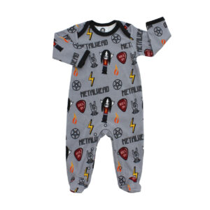 Pyjama bébé "Metalhead" noir avec imprimé rock, boutons-pression et encolure enveloppante.